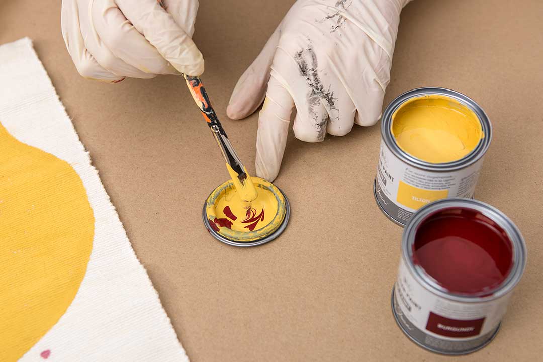 Żyj pięknie - Ozdób podkładkę na stół farbami Chalk Paint™ od Annie Sloan
