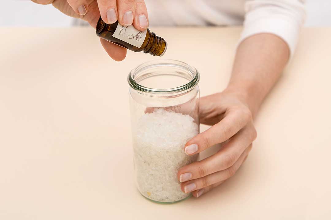 Żyj pięknie - Przygotuj tęczową sól do kąpieli