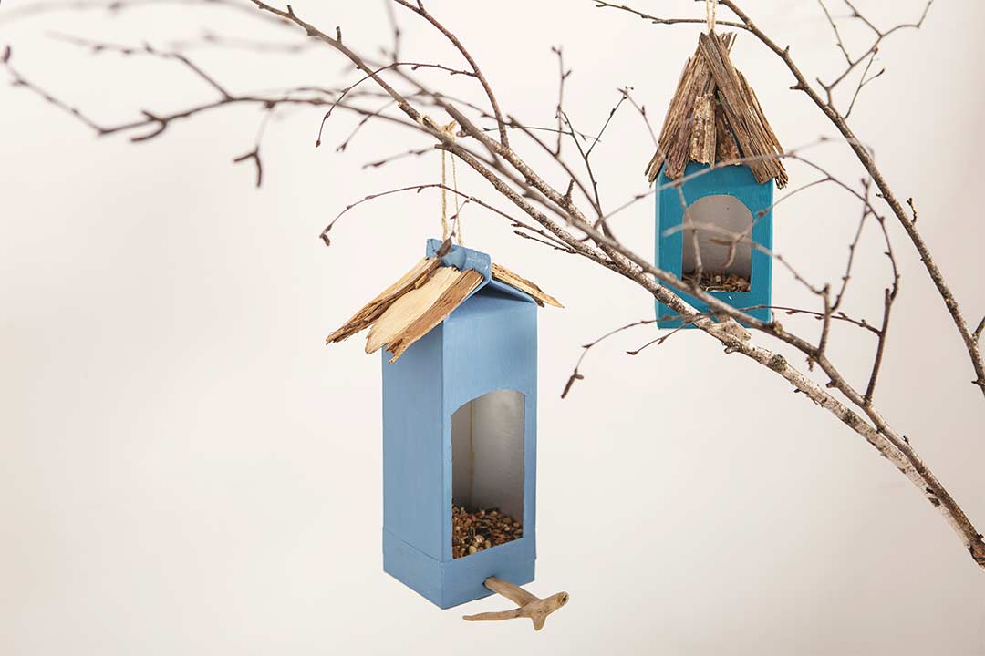 Żyj pięknie - Karmnik dla ptaków z kartonów po napojach